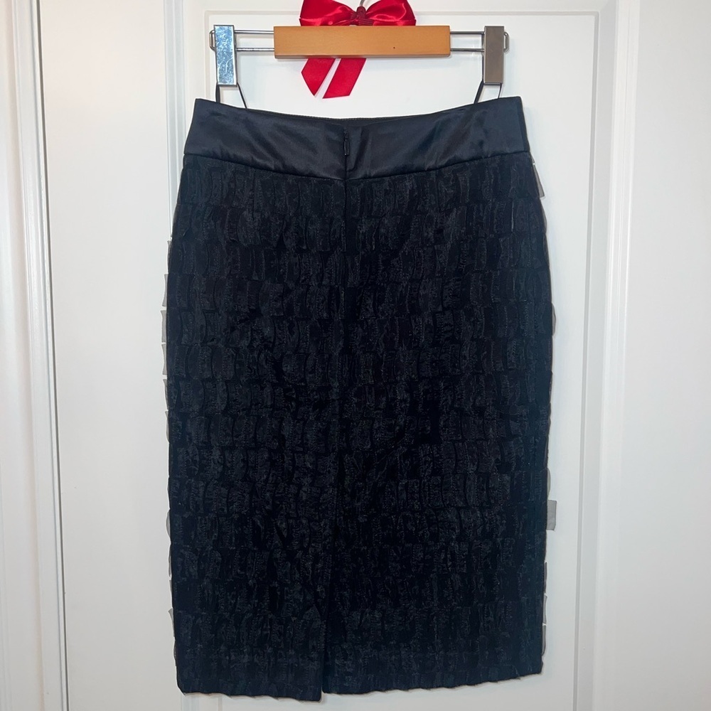 Hugo Boss Black Textured Pencil Skirt - Picture 4 of 8